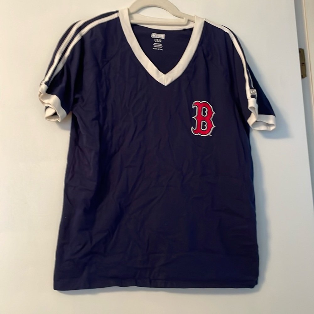 Boston Red Sox Women’s V Neck Tee